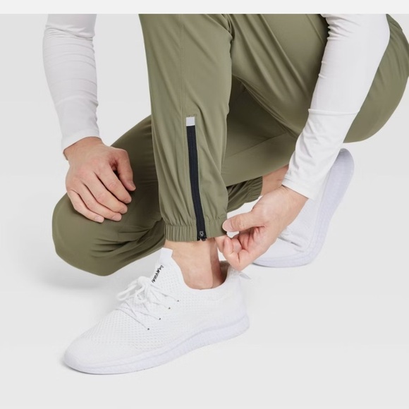 All In Motion Men's Tricot
Joggers Lightweight
Sweatpants Gym Pants new - Picture 3 of 4